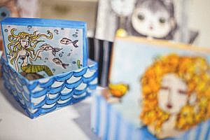 Comprar artesania de Menorca i regals: capses pintades a mà